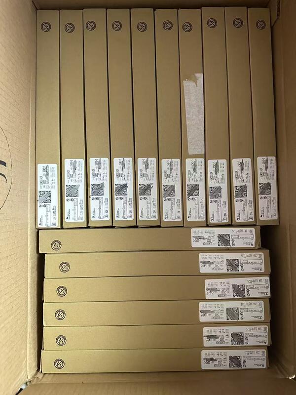 ULN2003ADR  ULN2003A High Voltage and High Current Darlington Transistor Array